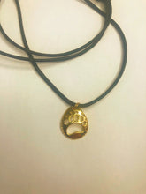 Load image into Gallery viewer, Solid 18kt Polar Bear Track pendant