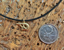 Load image into Gallery viewer, Solid 18kt Polar Fetish pendant
