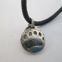 Load image into Gallery viewer, Polar Bear Print pendant
